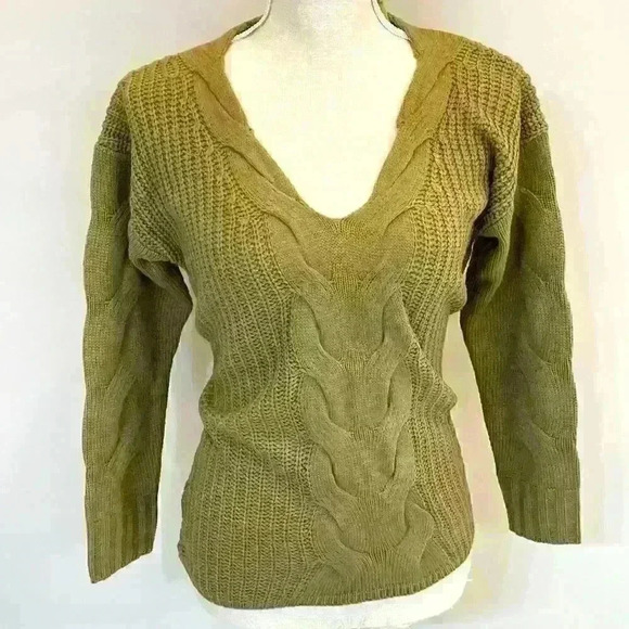 Cable knit sweater with v neck - Picture 1 of 3